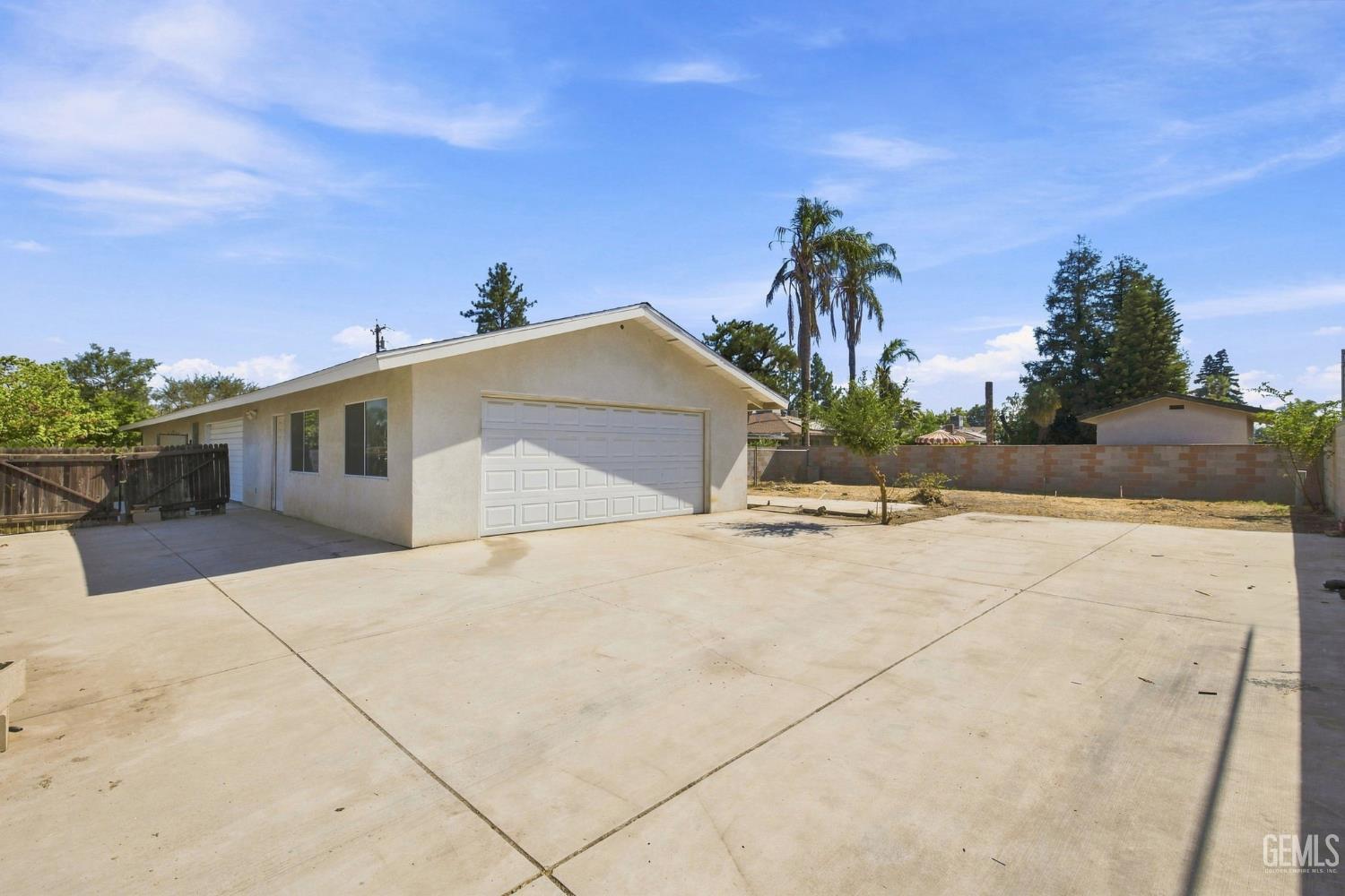 6725 Lucille Avenue