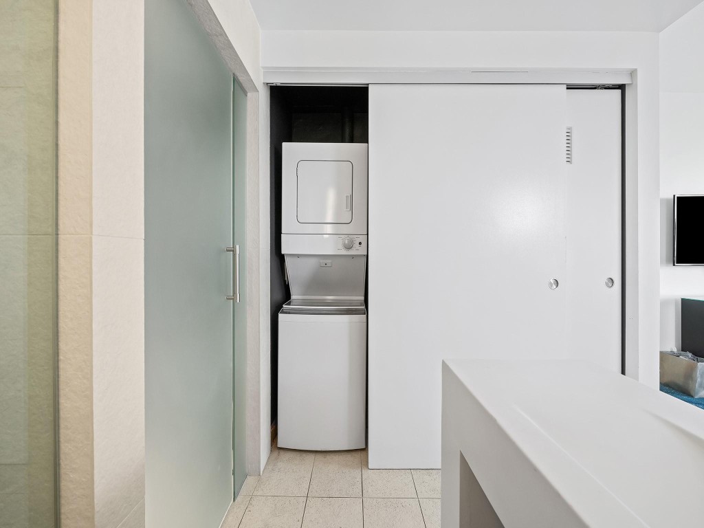 3101 S Bayshore Dr Unit: 901