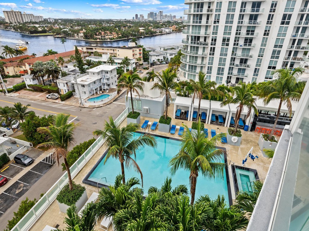 3101 S Bayshore Dr Unit: 901