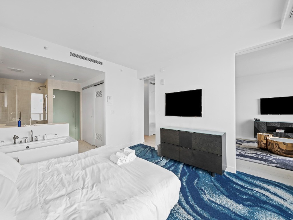 3101 S Bayshore Dr Unit: 901