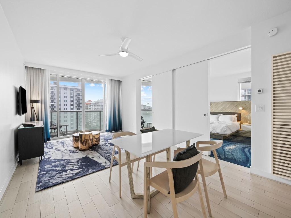 3101 Bayshore Dr 901