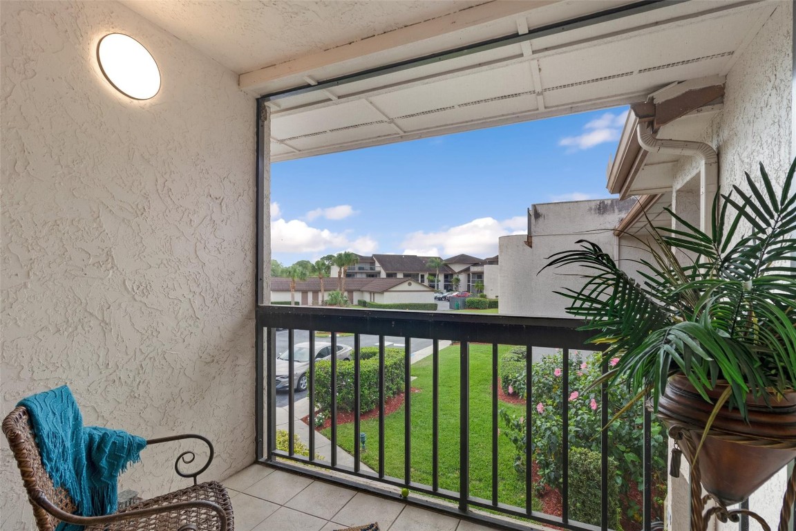 3351 Twin Lakes Terrace 203