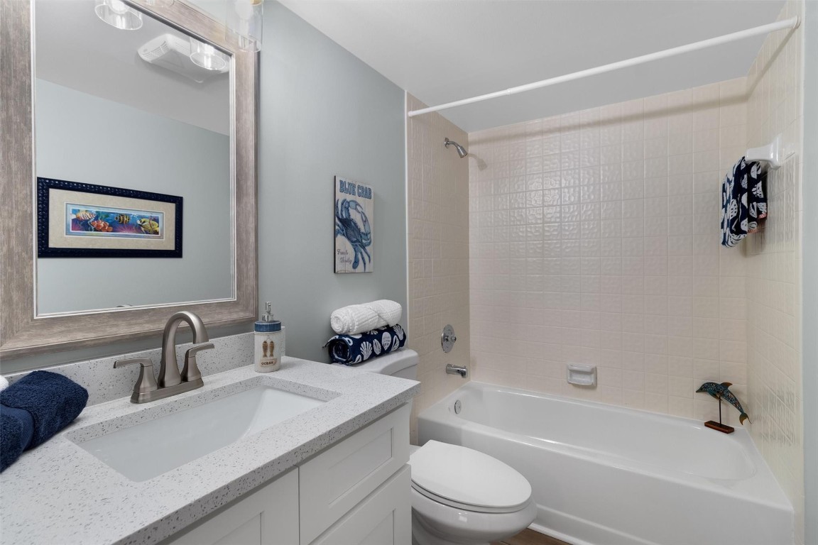 3351 Twin Lakes Terrace 203