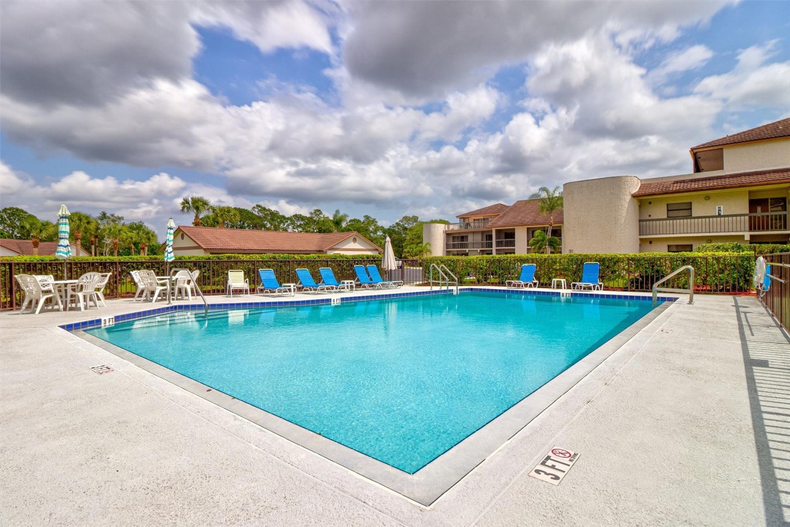 3351 Twin Lakes Terrace 203