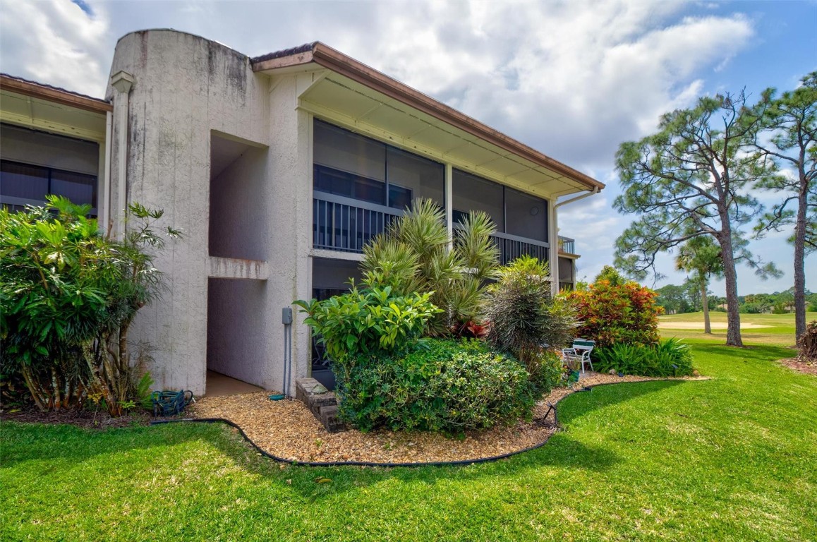 3351 Twin Lakes Terrace 203