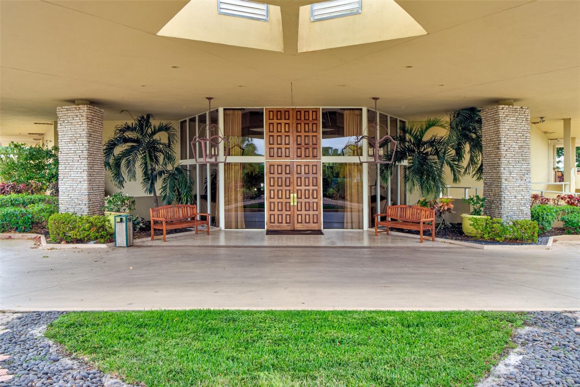 3351 Twin Lakes Terrace 203