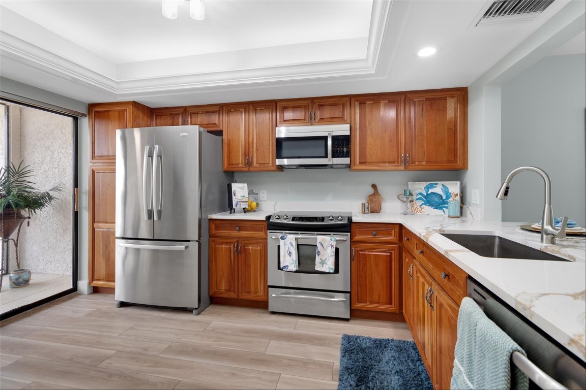 3351 Twin Lakes Terrace 203