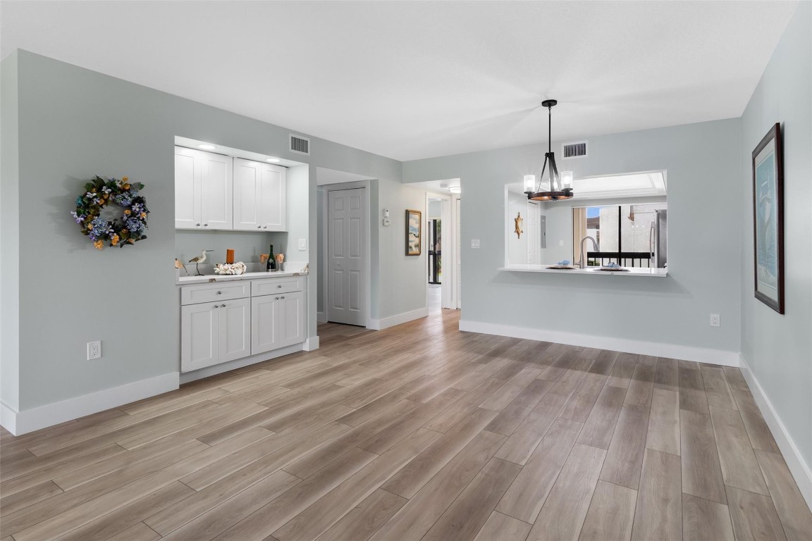 3351 Twin Lakes Terrace 203