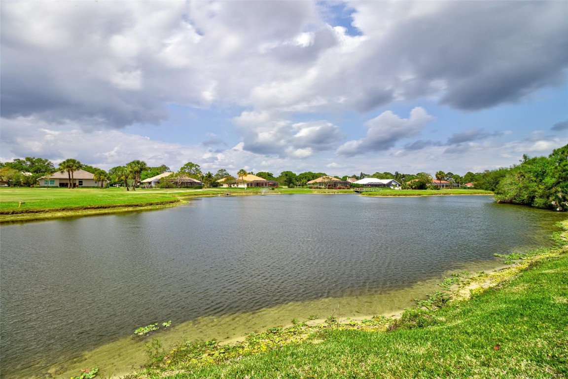 3351 Twin Lakes Terrace 203