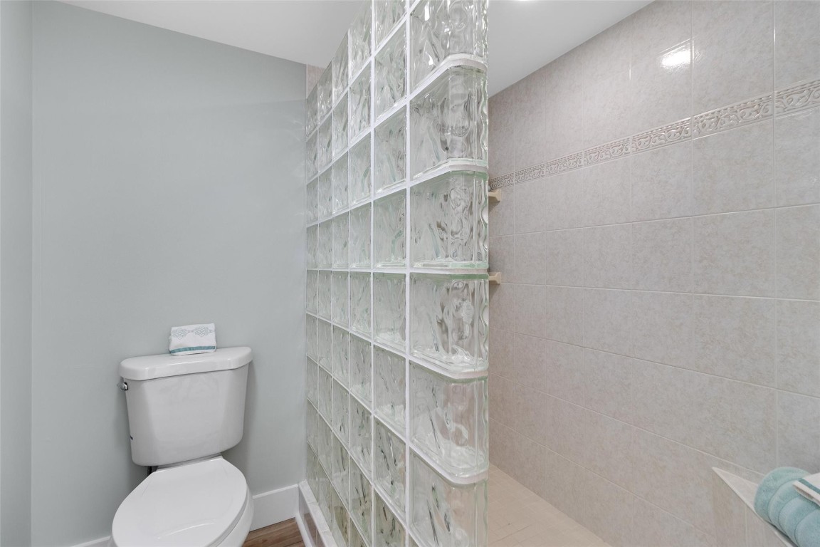 3351 Twin Lakes Terrace 203