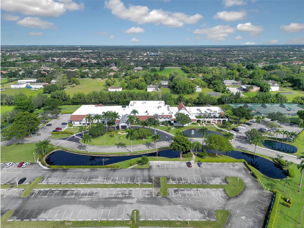 7267 Huntington Ln 306