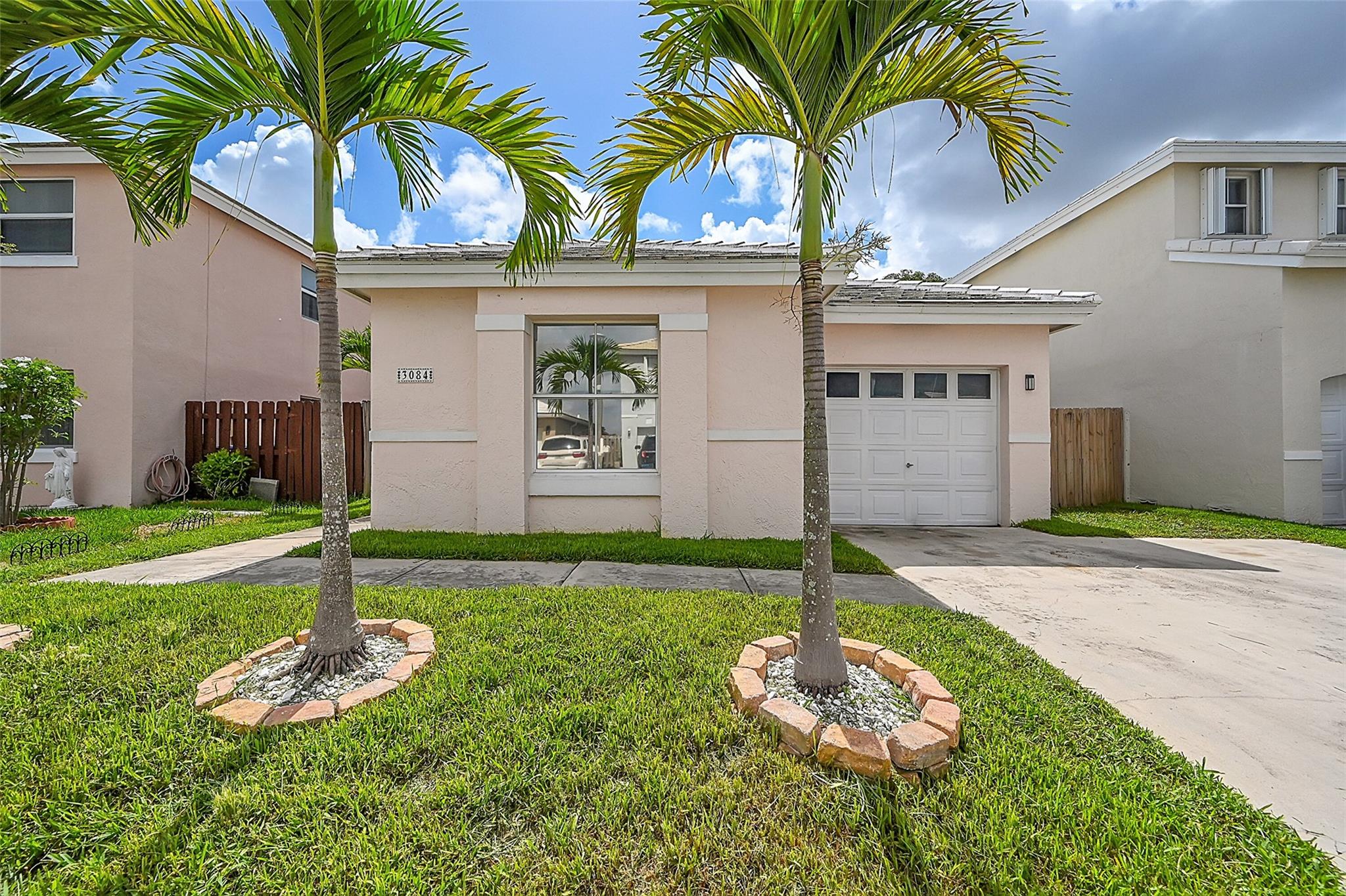 3084 Lighthouse Pl