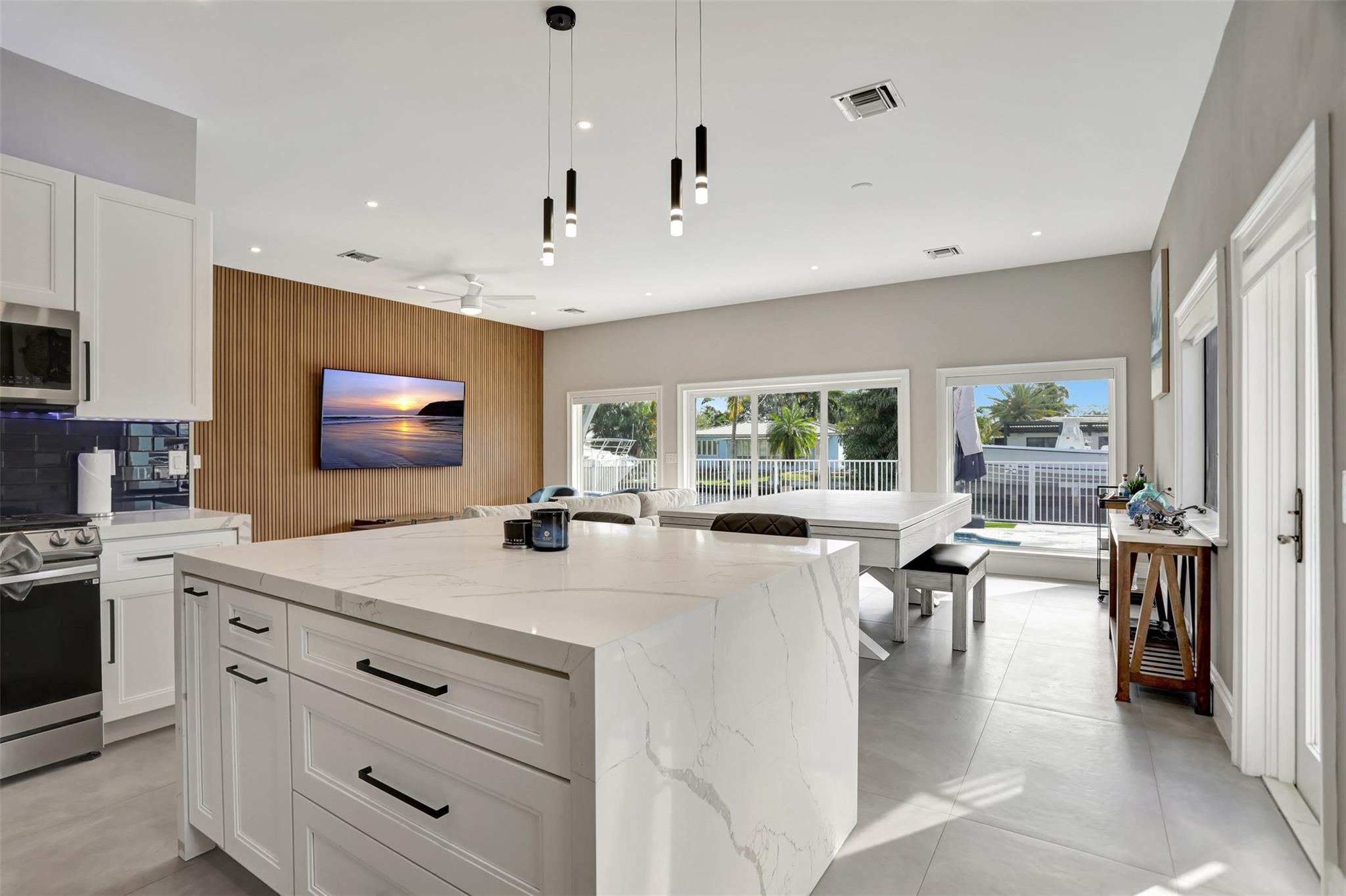 1304 MANDARIN ISLE