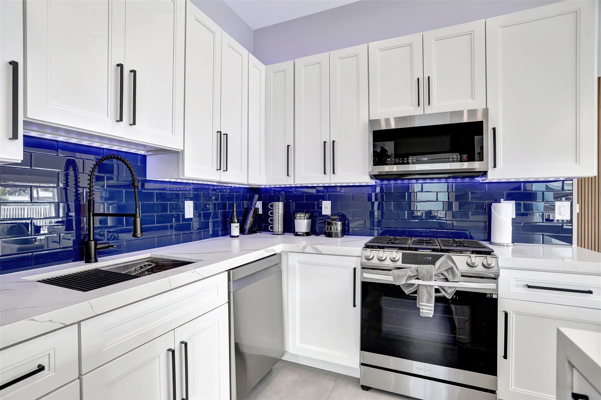 1304 MANDARIN ISLE
