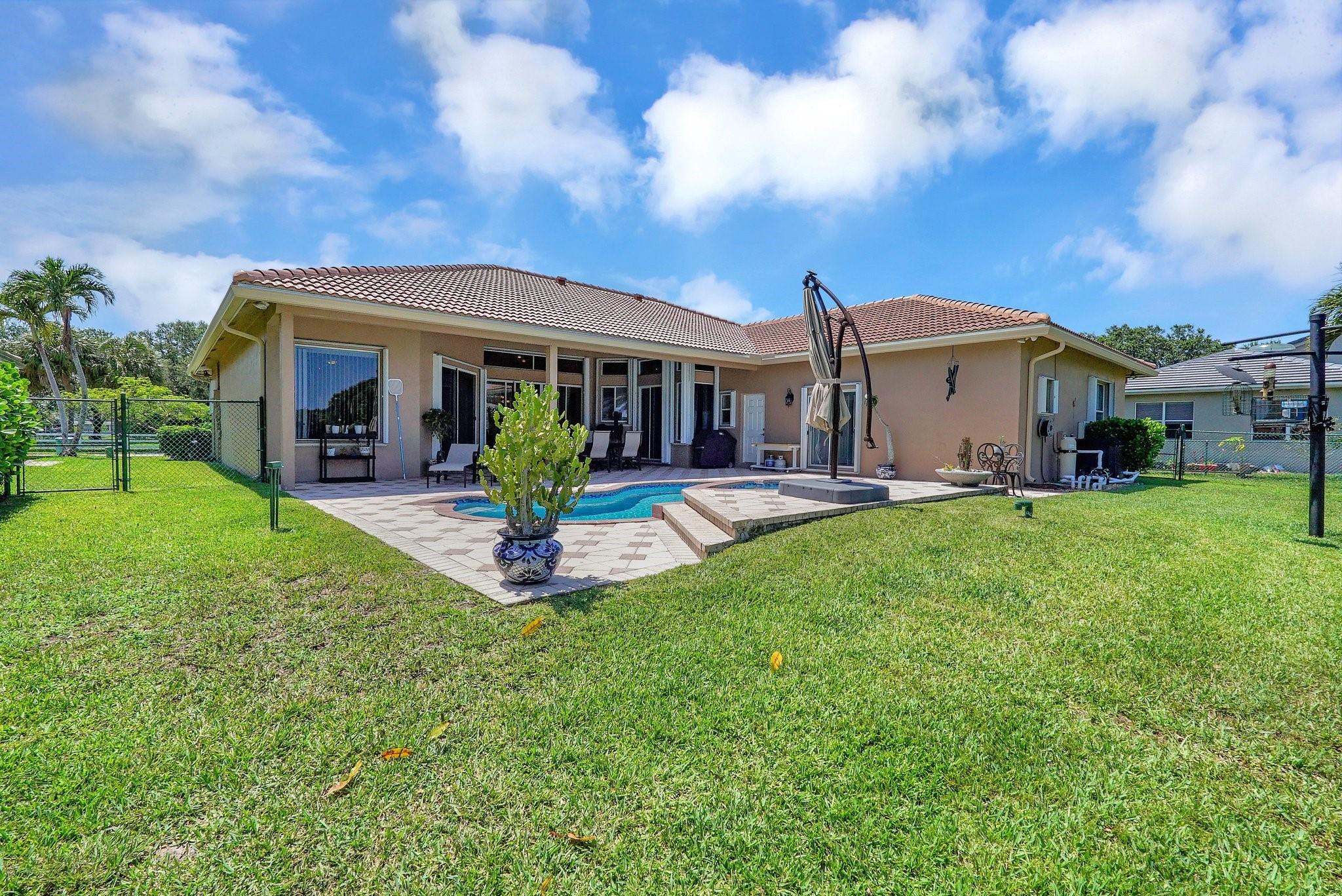 3740 NW 89th Way