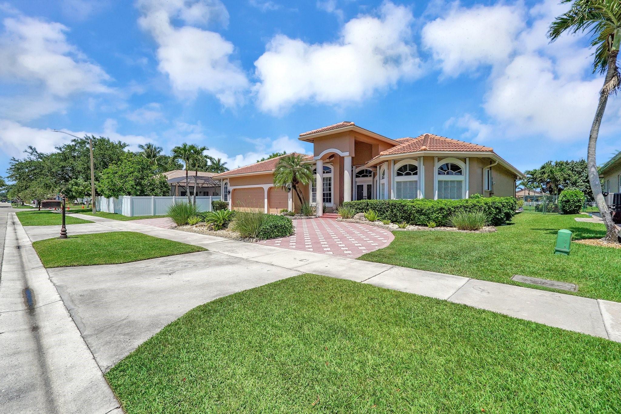 3740 NW 89th Way