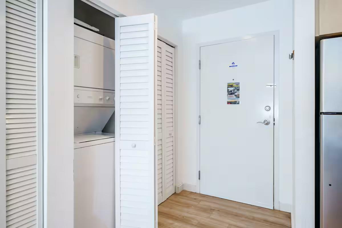 2129 Washington Ave 202