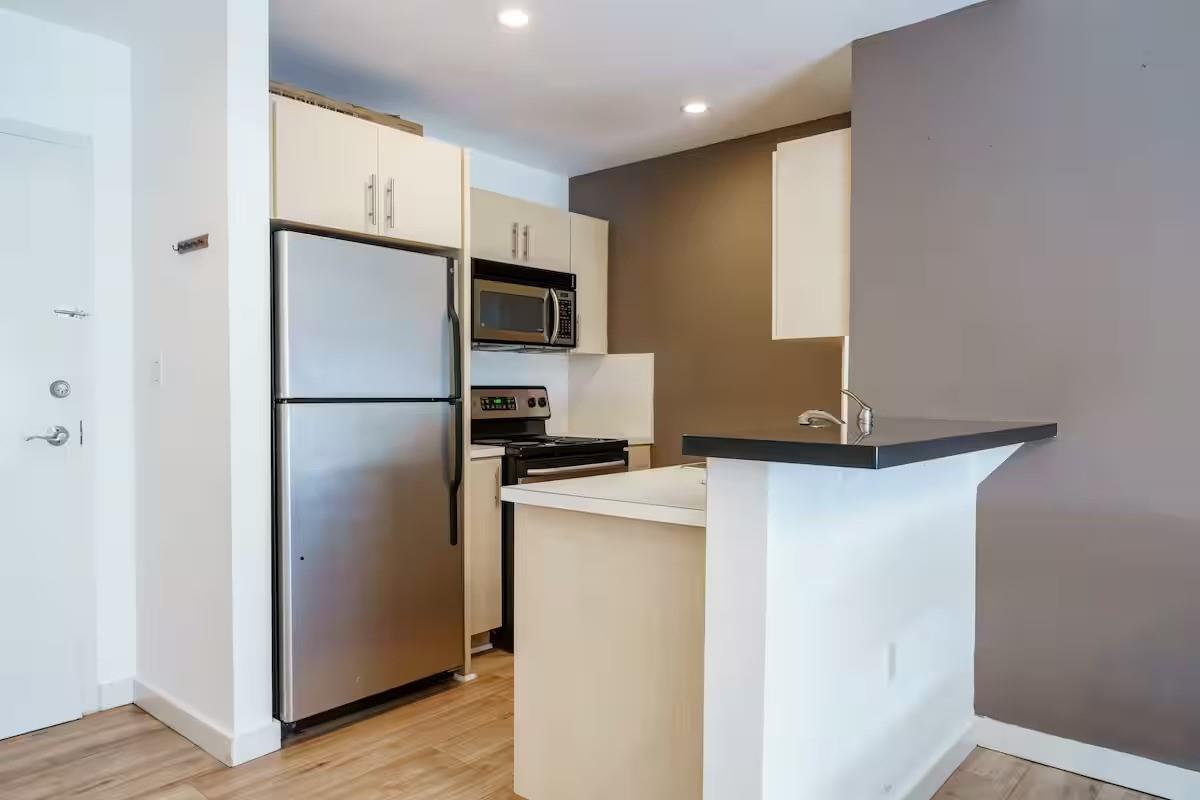 2129 Washington Ave 202