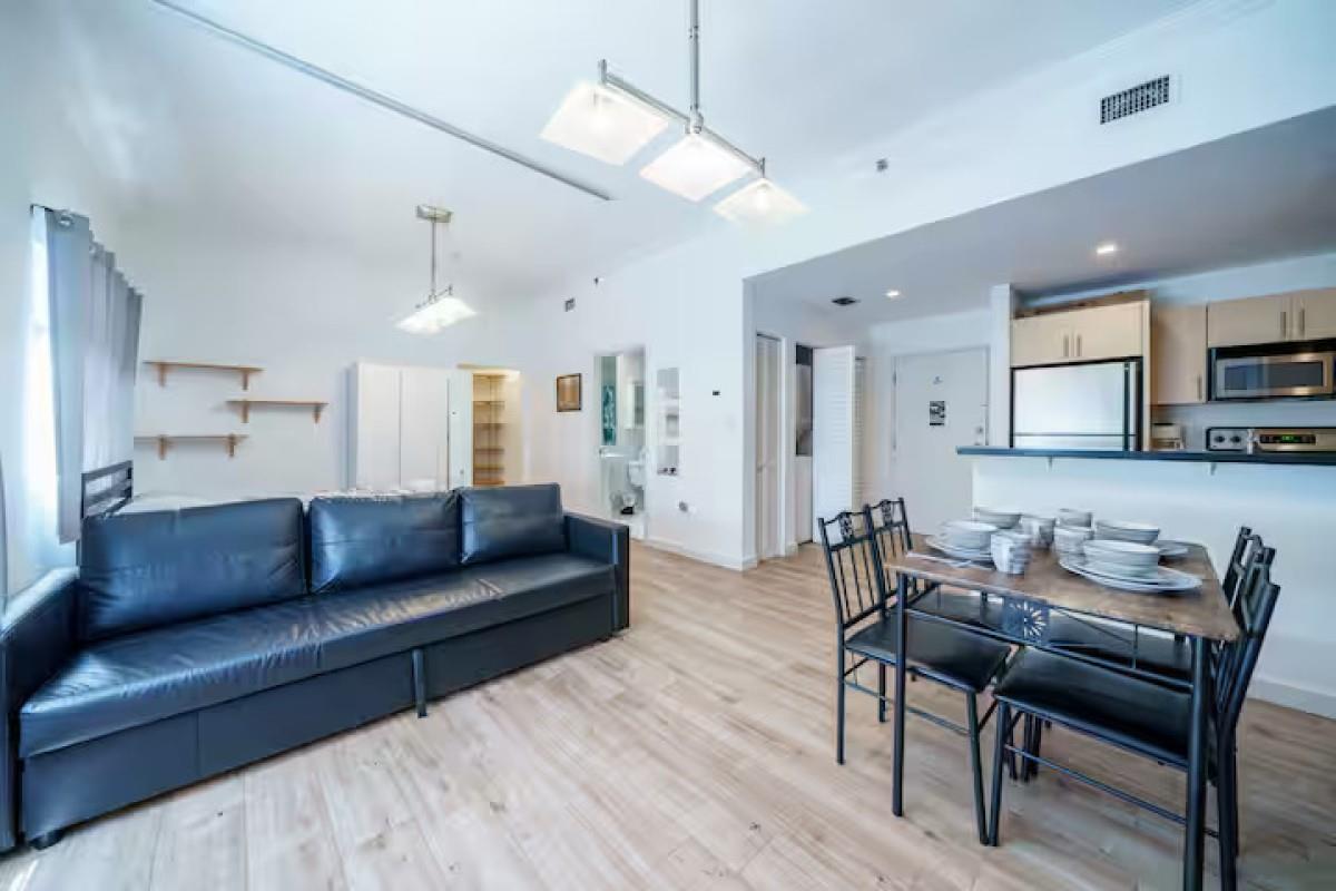 2129 Washington Ave 202