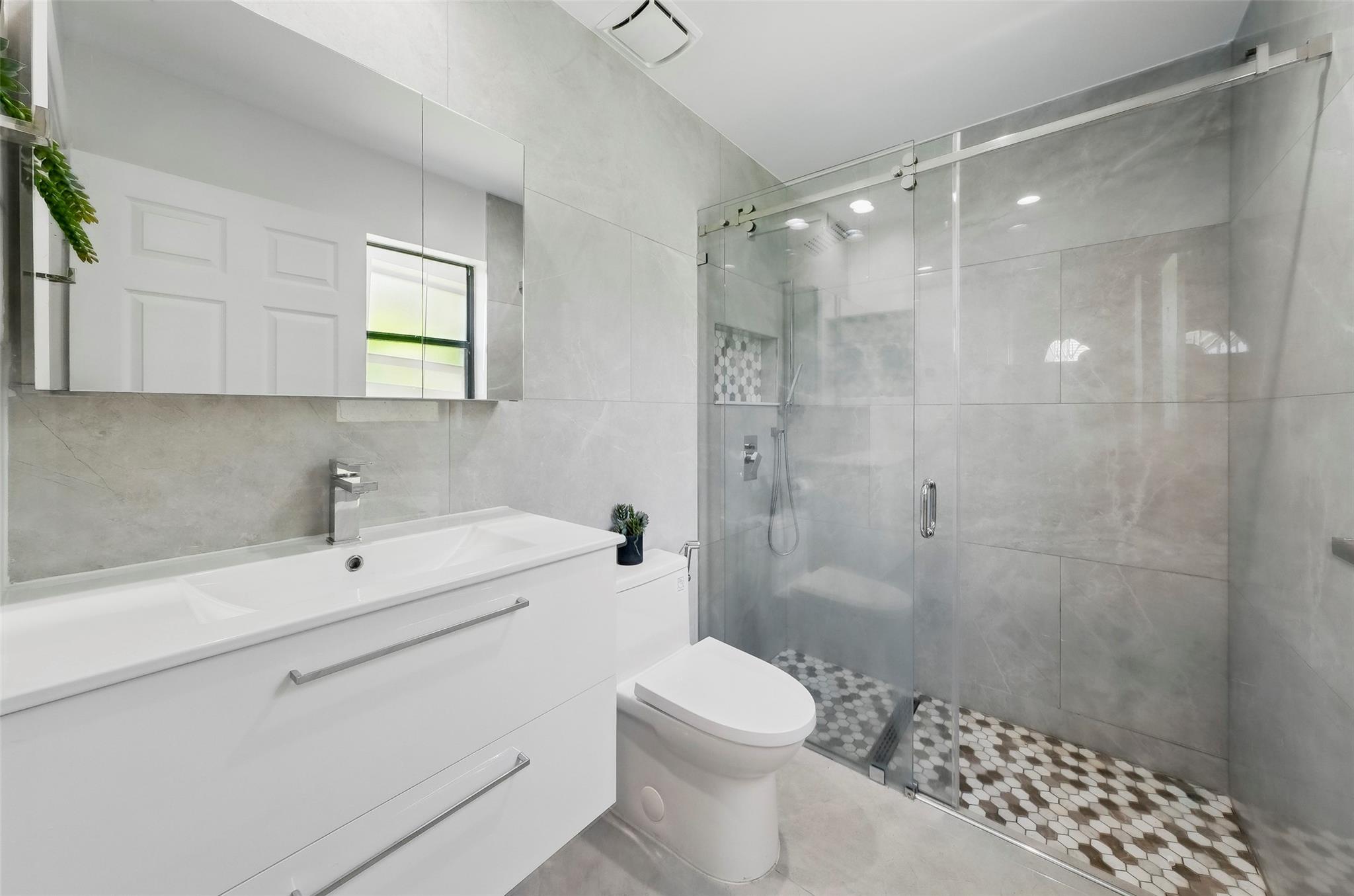 1119 Creekford Dr