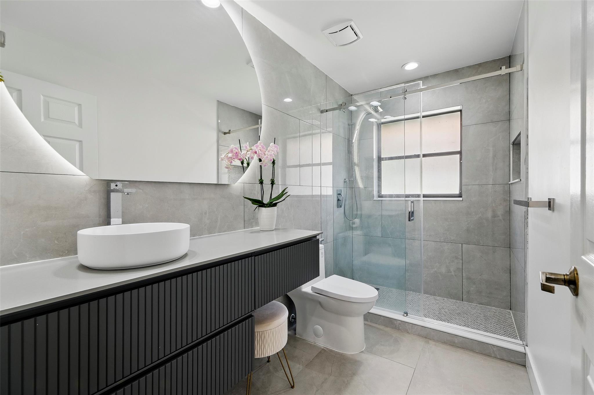 1119 Creekford Dr