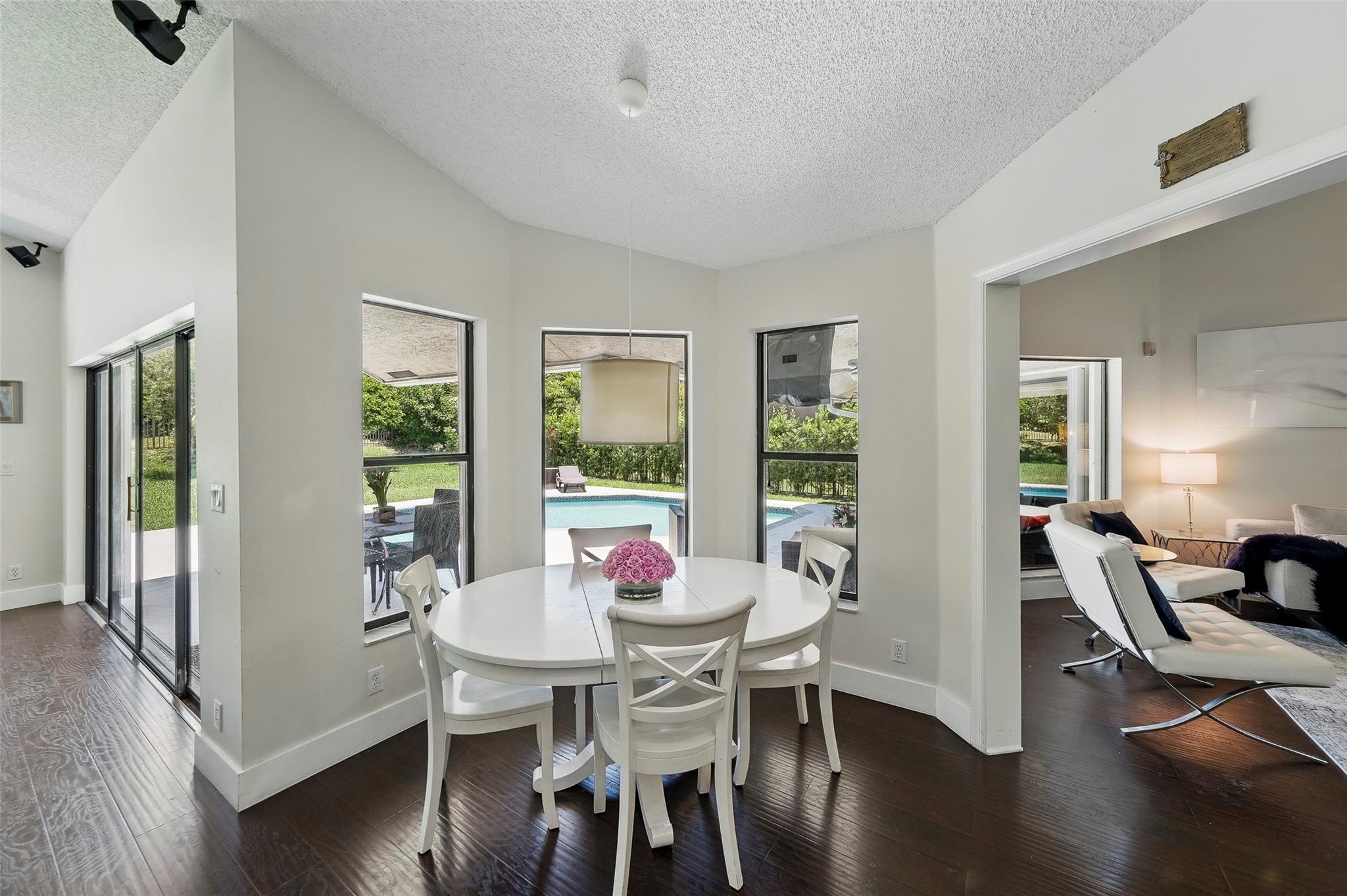 1119 Creekford Dr