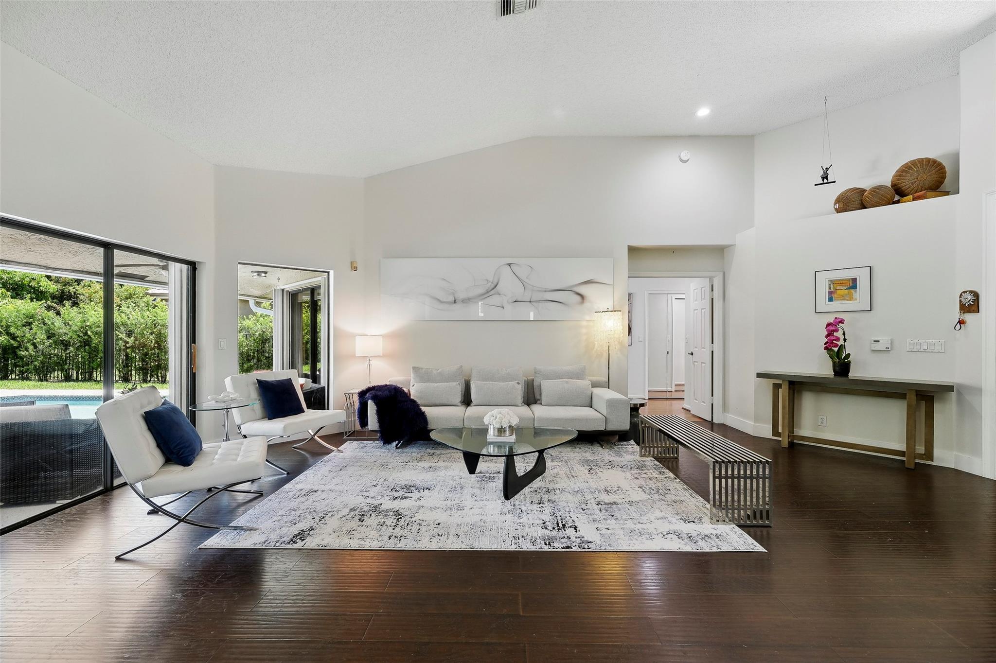 1119 Creekford Dr