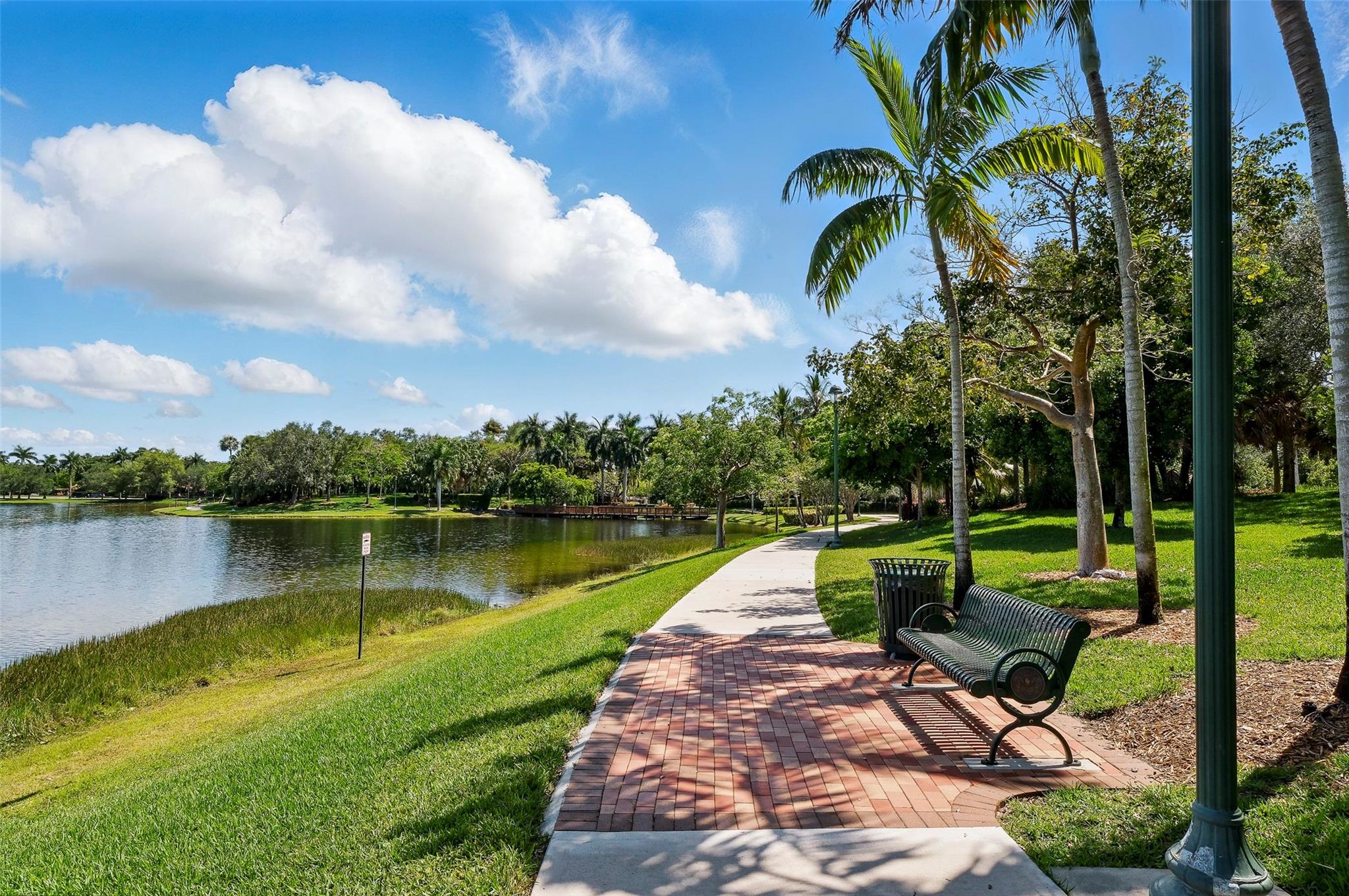 1119 Creekford Dr