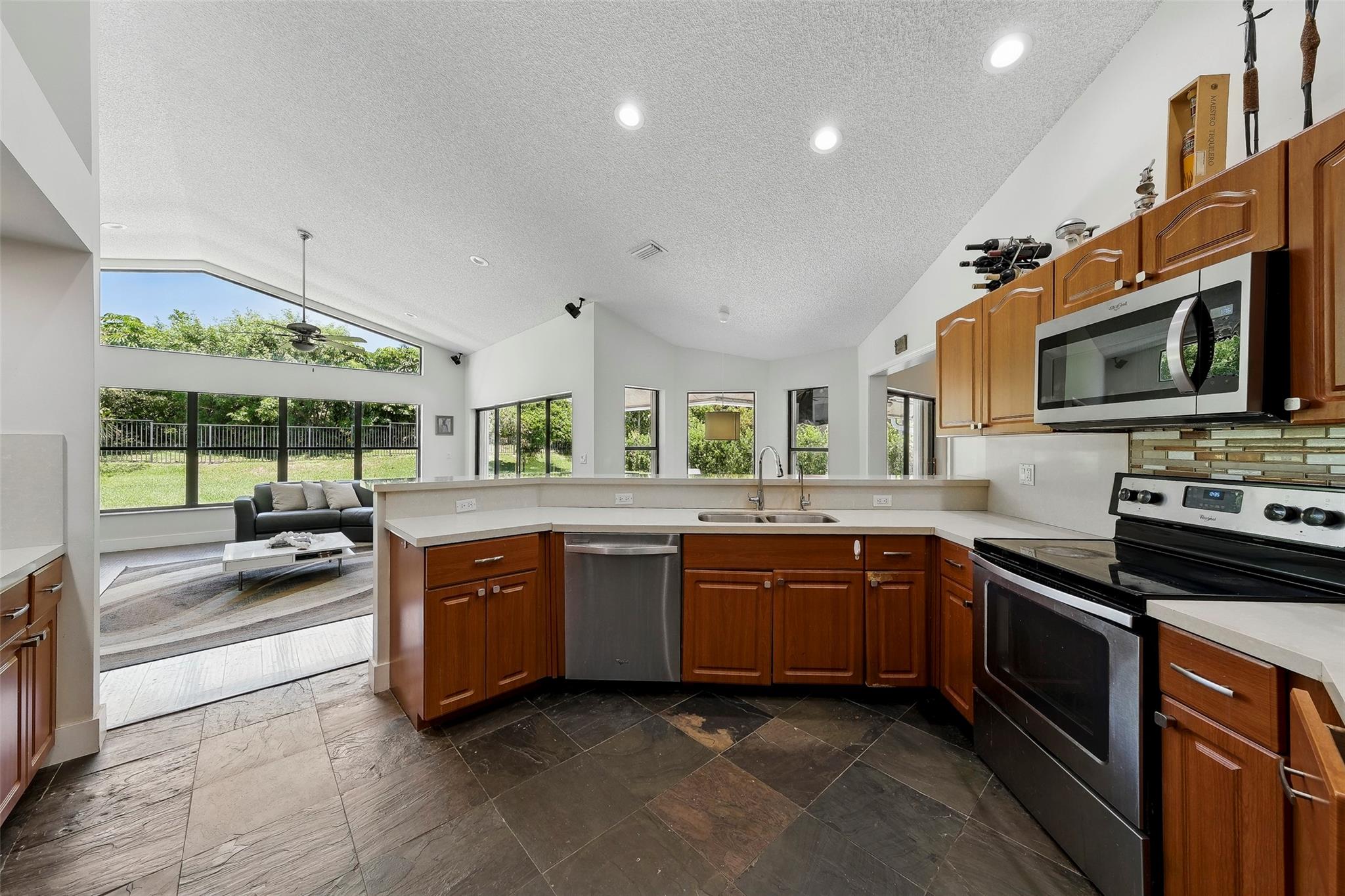 1119 Creekford Dr