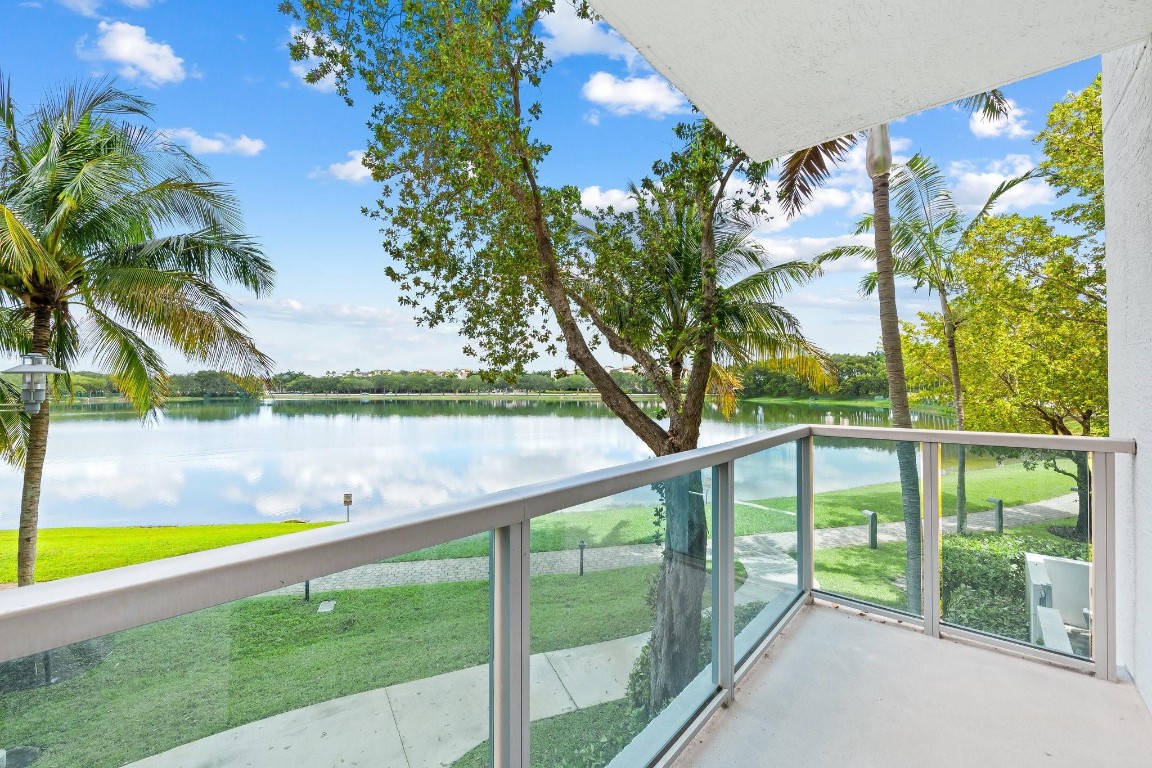 2641 N Flamingo Rd TH7