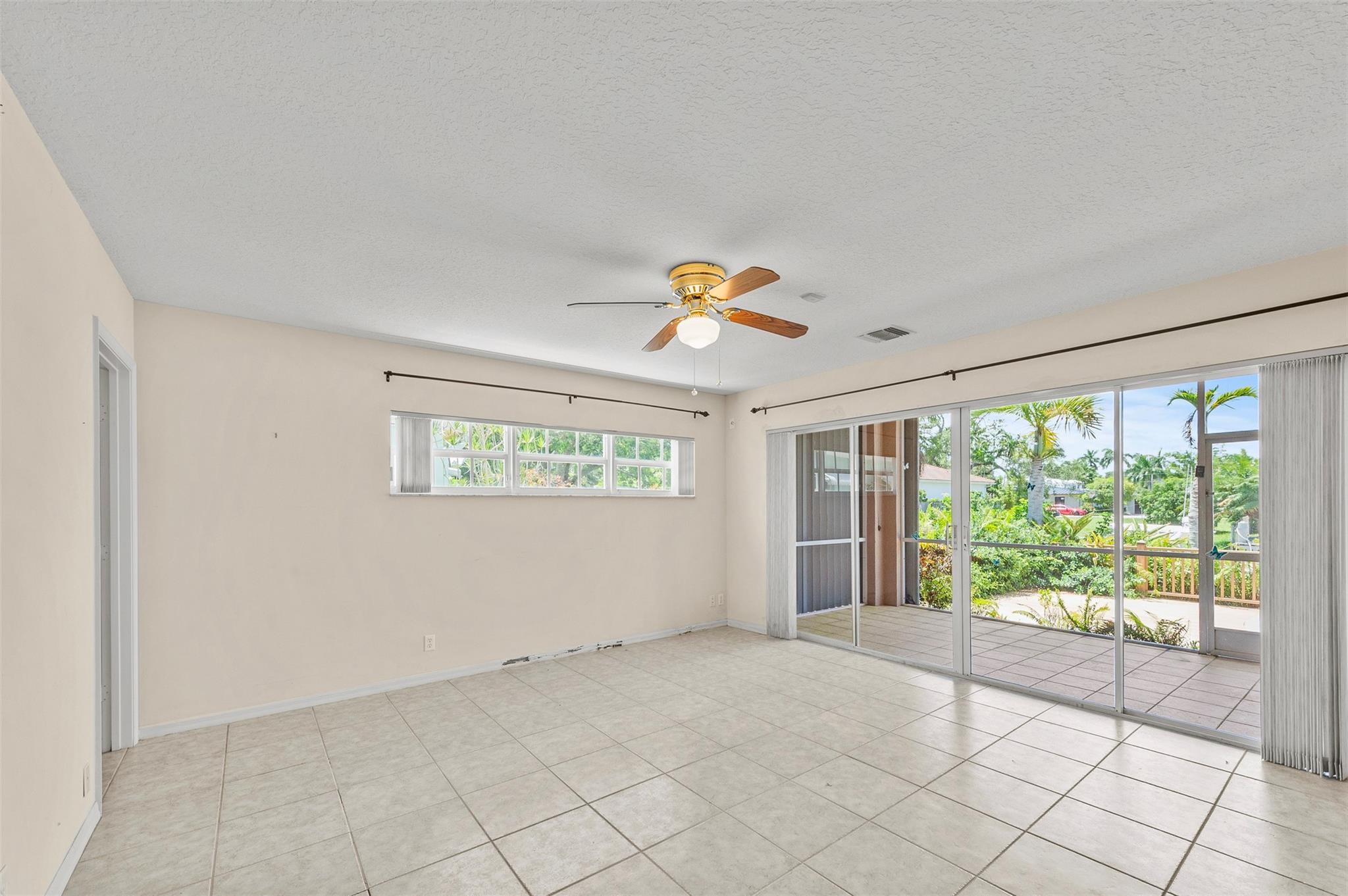 1317 Guava Isle