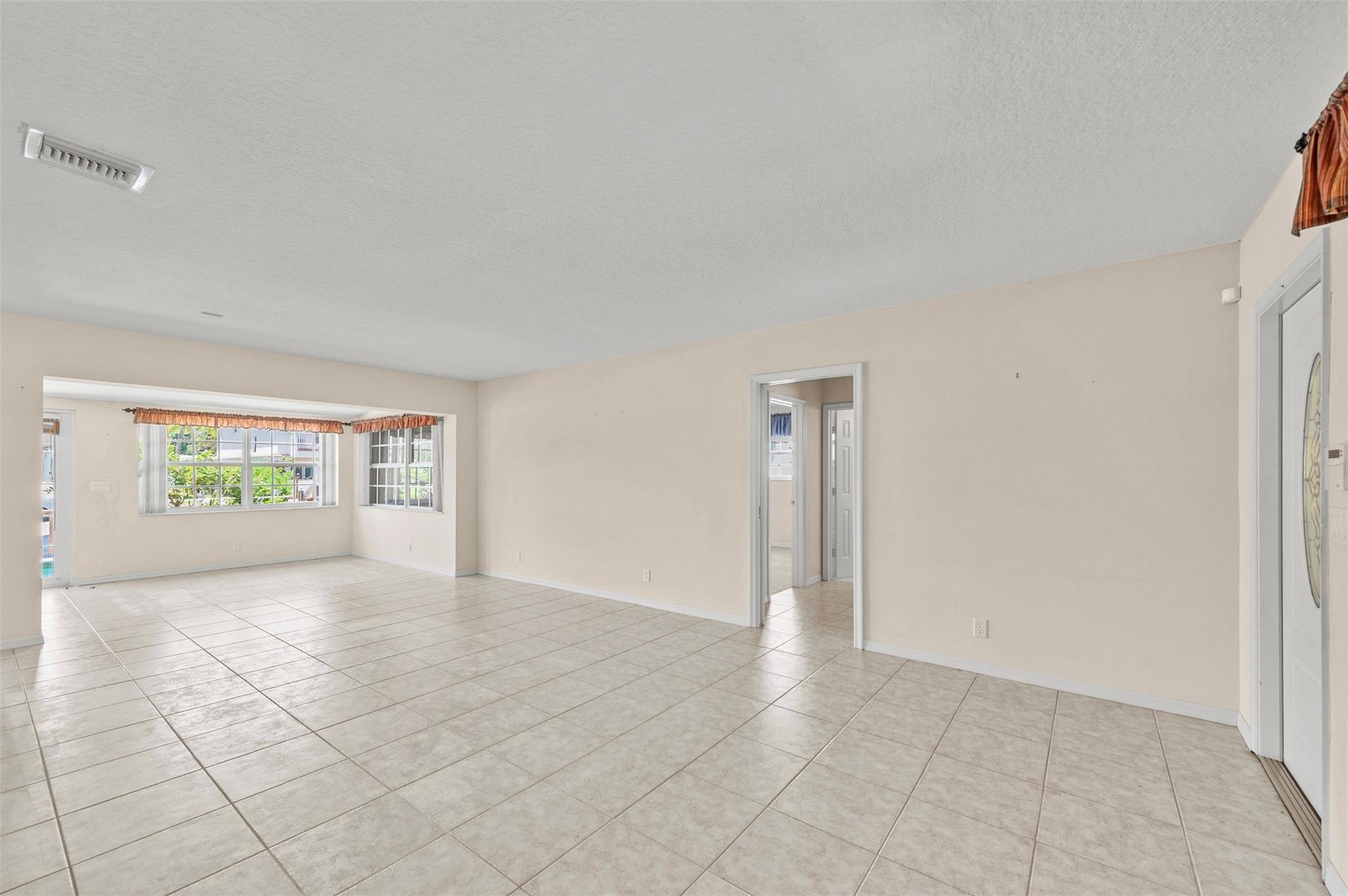 1317 Guava Isle