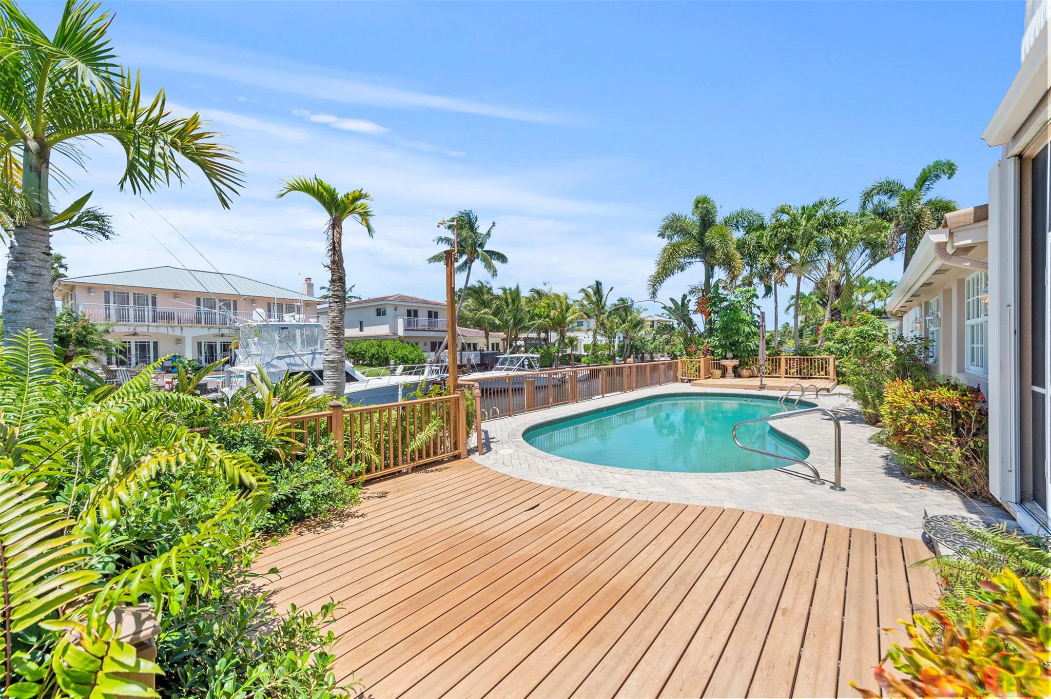 1317 Guava Isle
