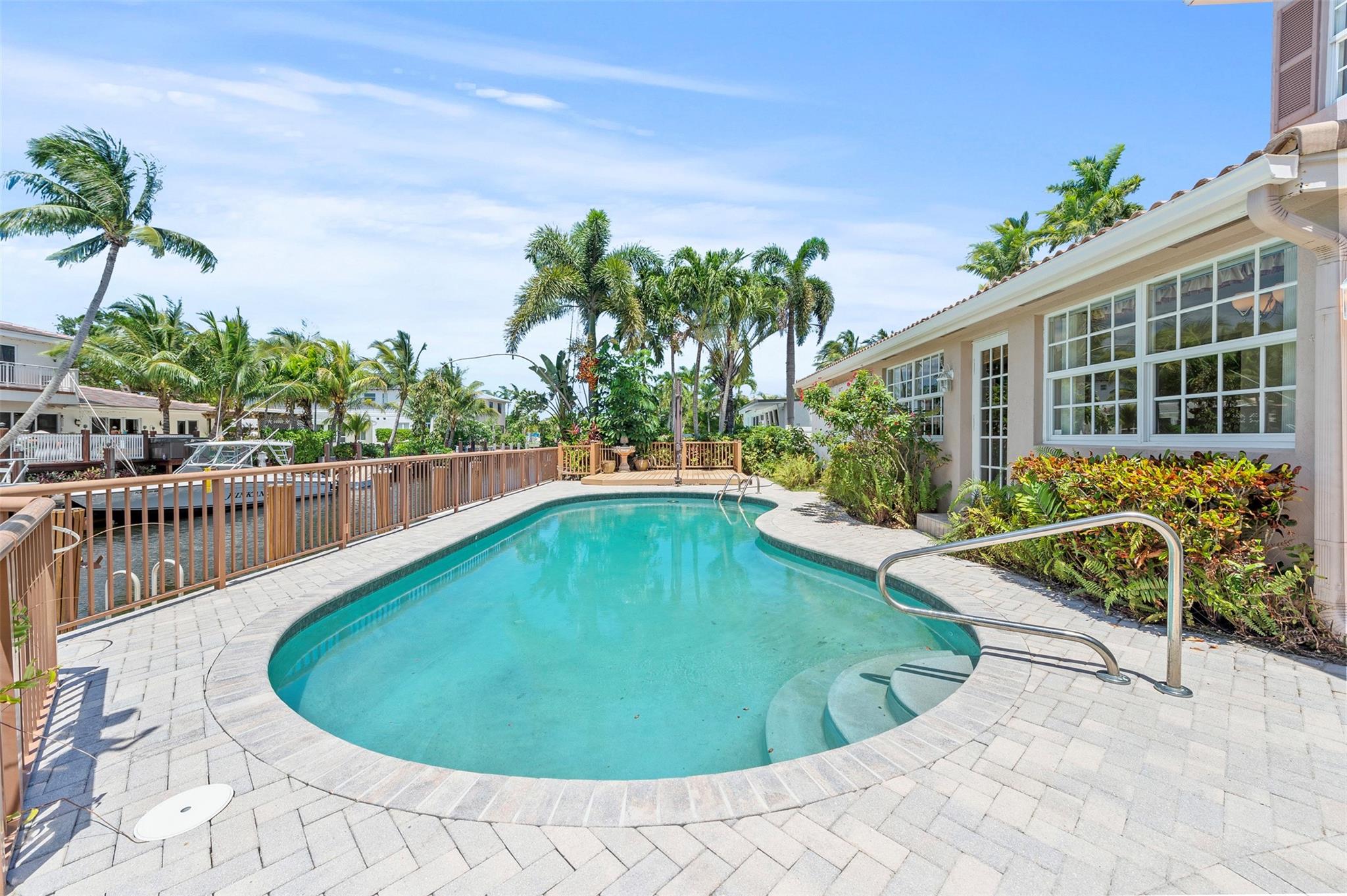 1317 Guava Isle