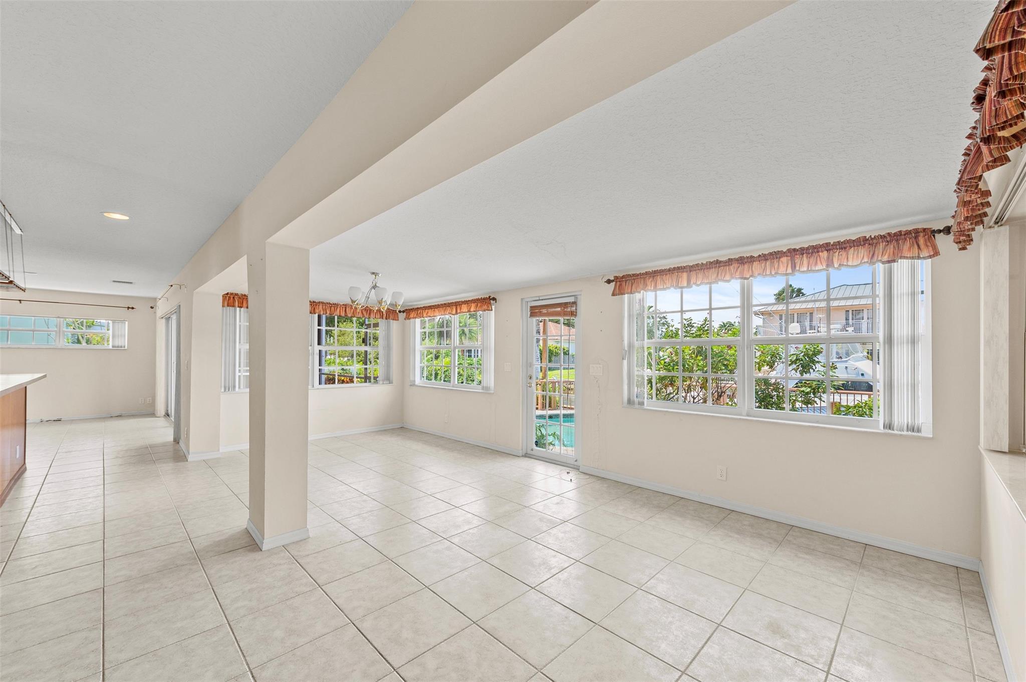 1317 Guava Isle