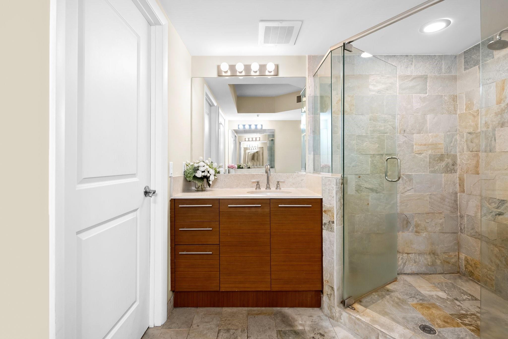 2641 N Flamingo Rd TH7