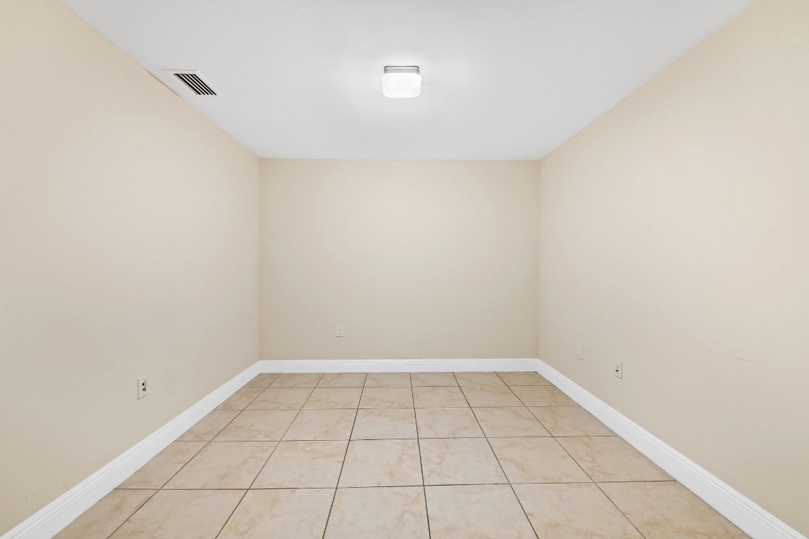 2641 N Flamingo Rd TH7