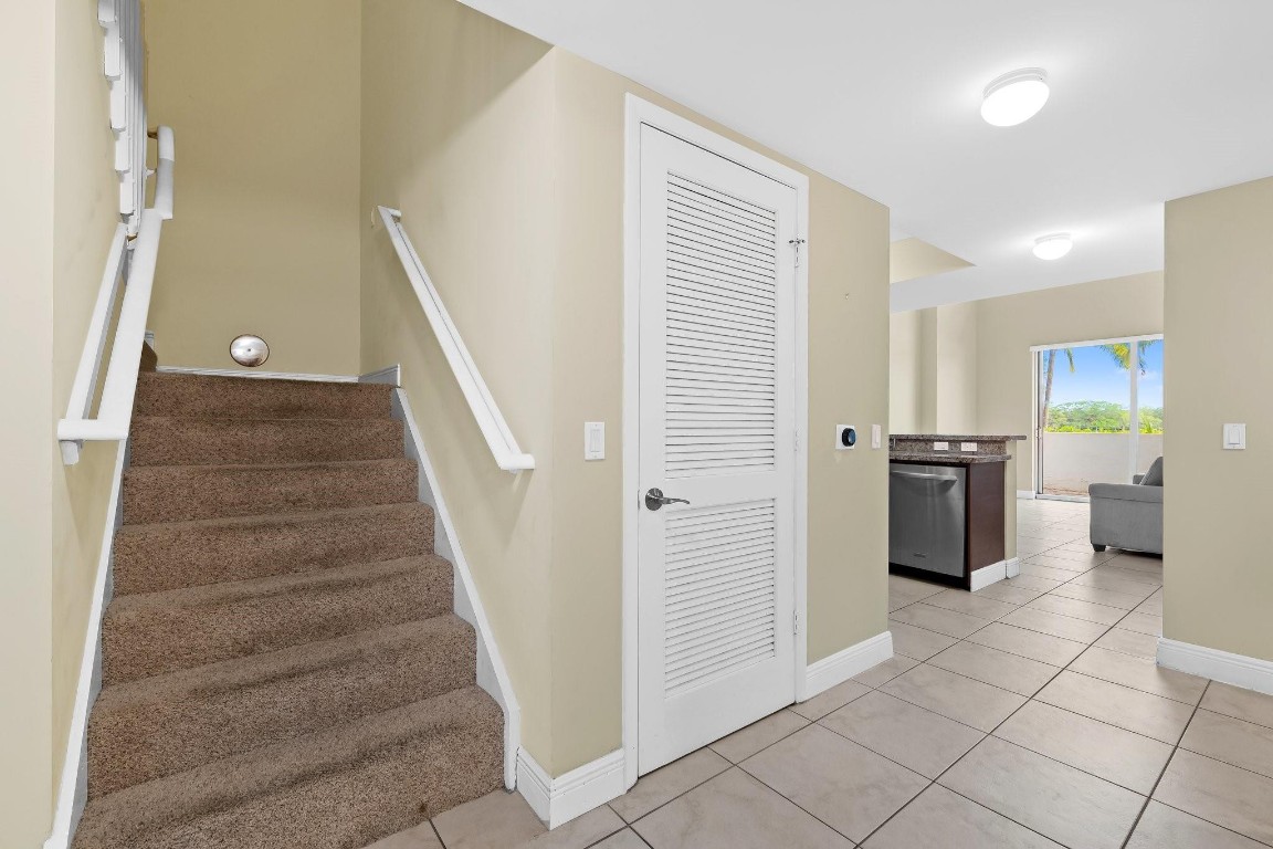 2641 N Flamingo Rd TH7