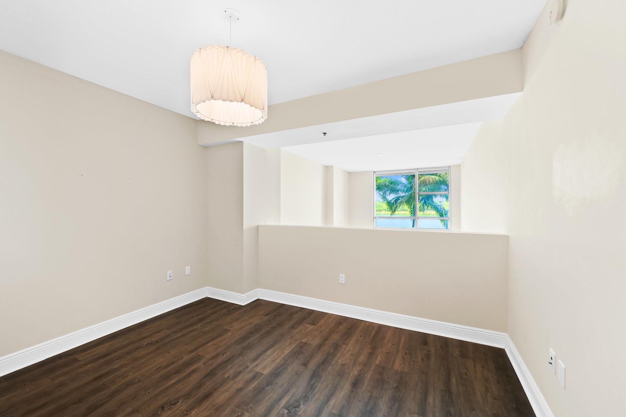 2641 N Flamingo Rd TH7