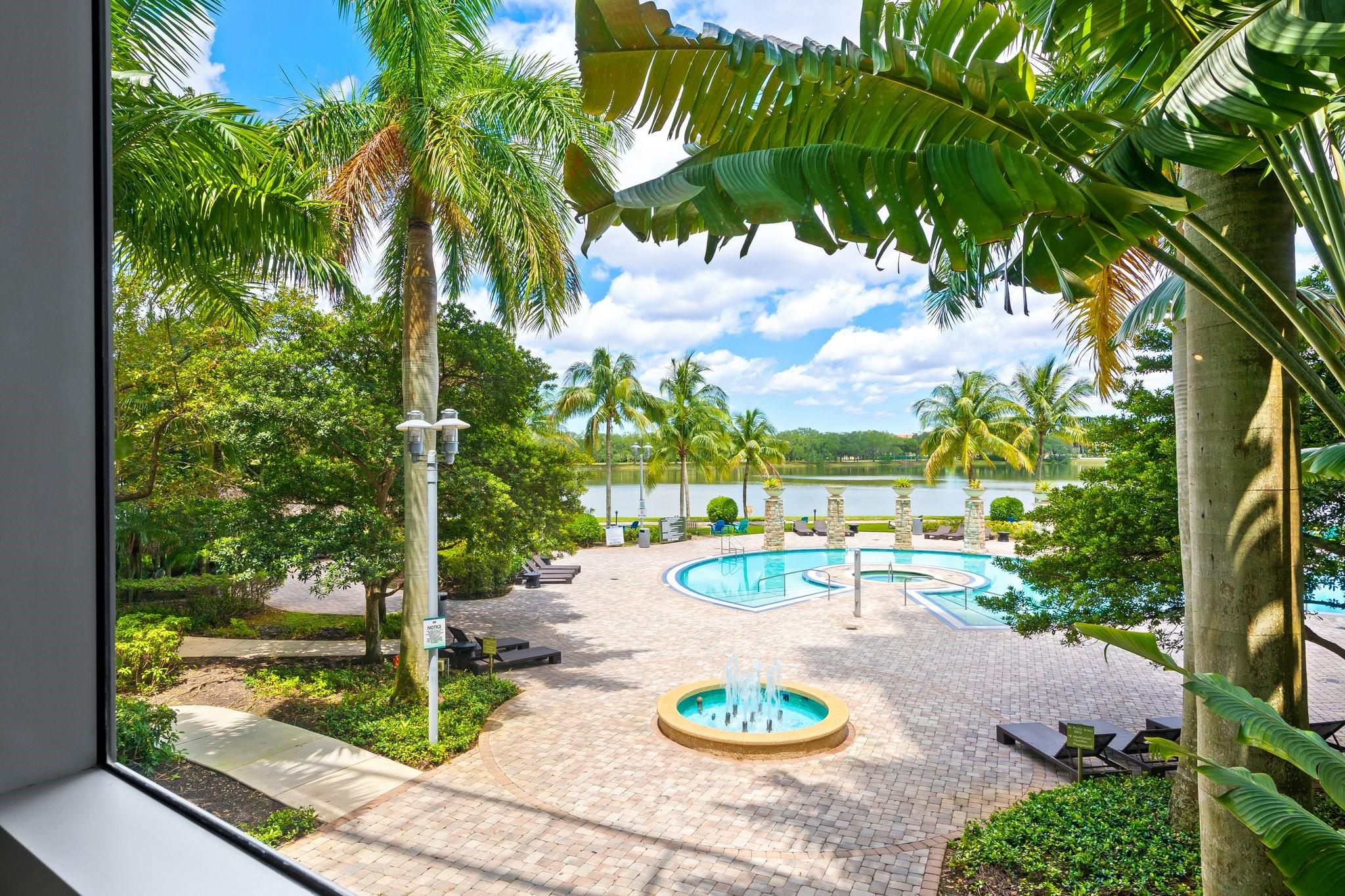 2641 N Flamingo Rd TH7