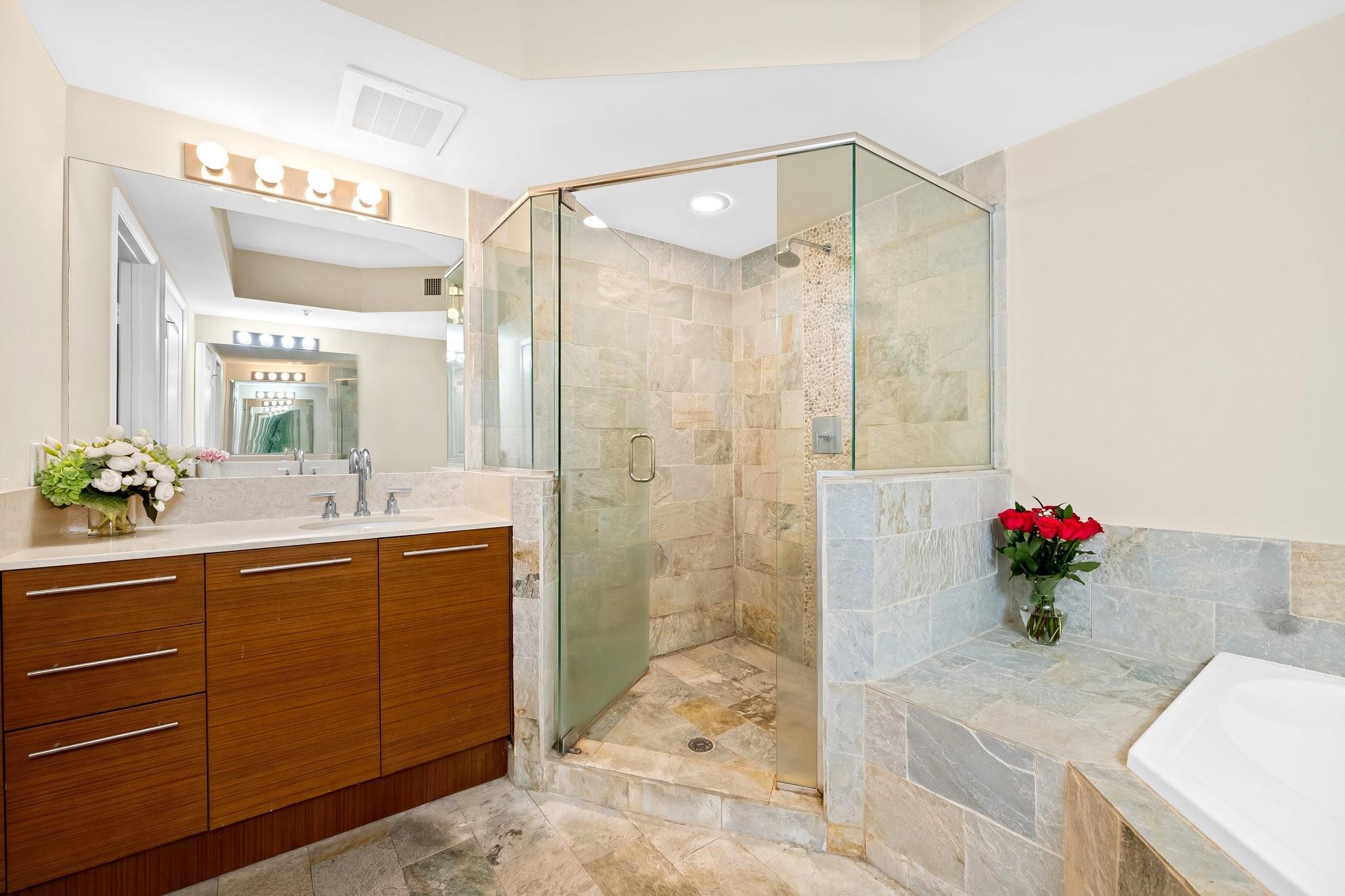 2641 N Flamingo Rd TH7