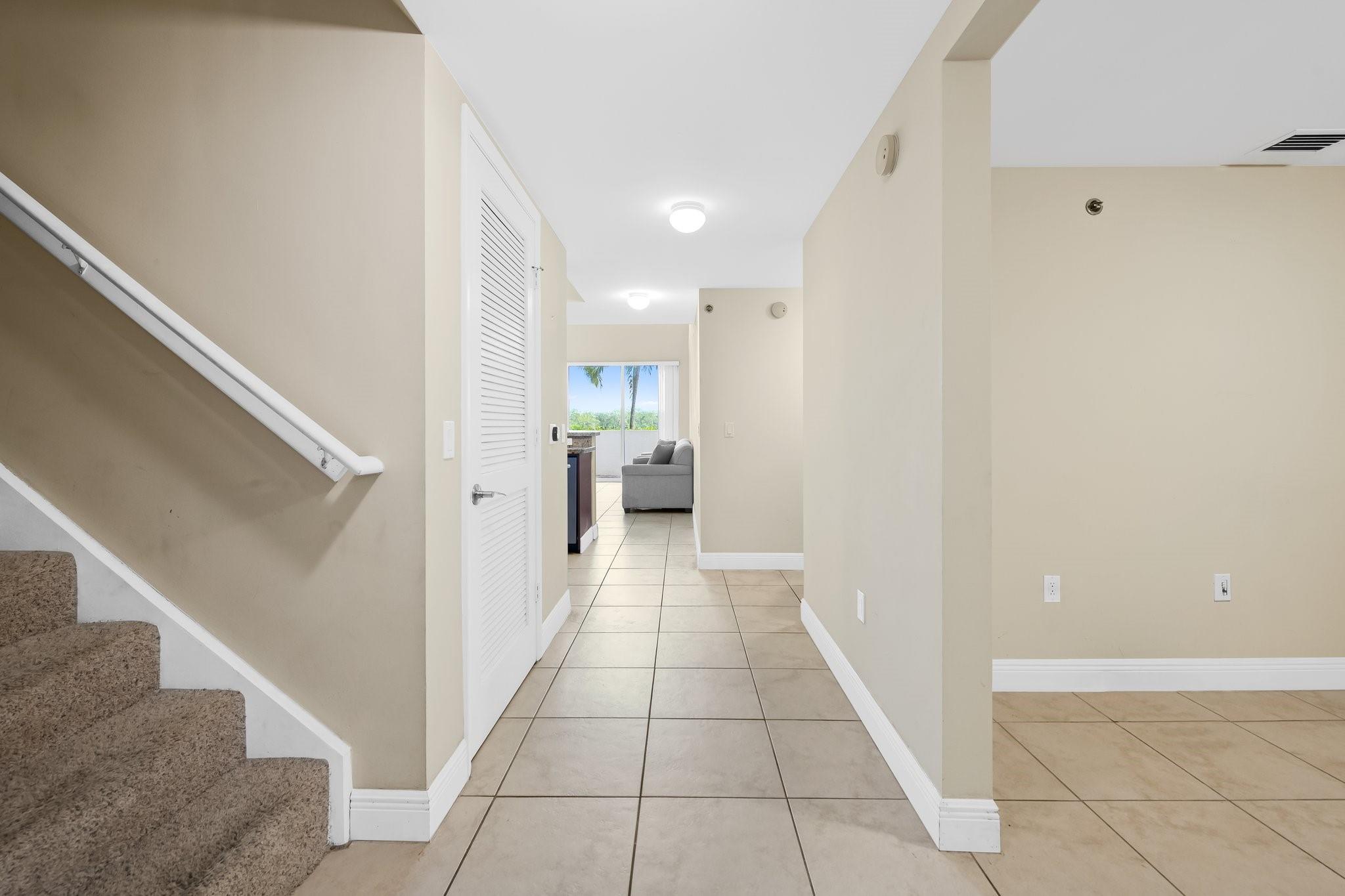 2641 N Flamingo Rd TH7