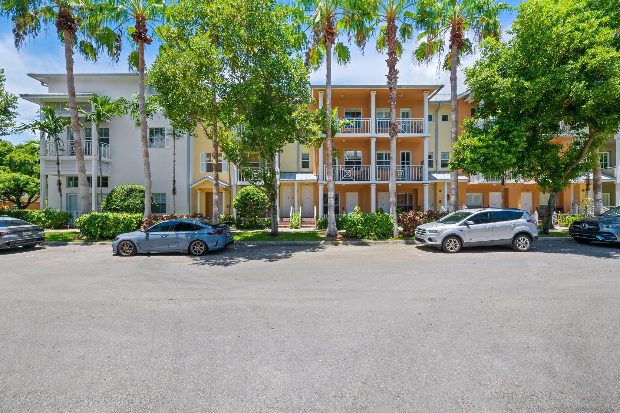 419 SW 13th Ter