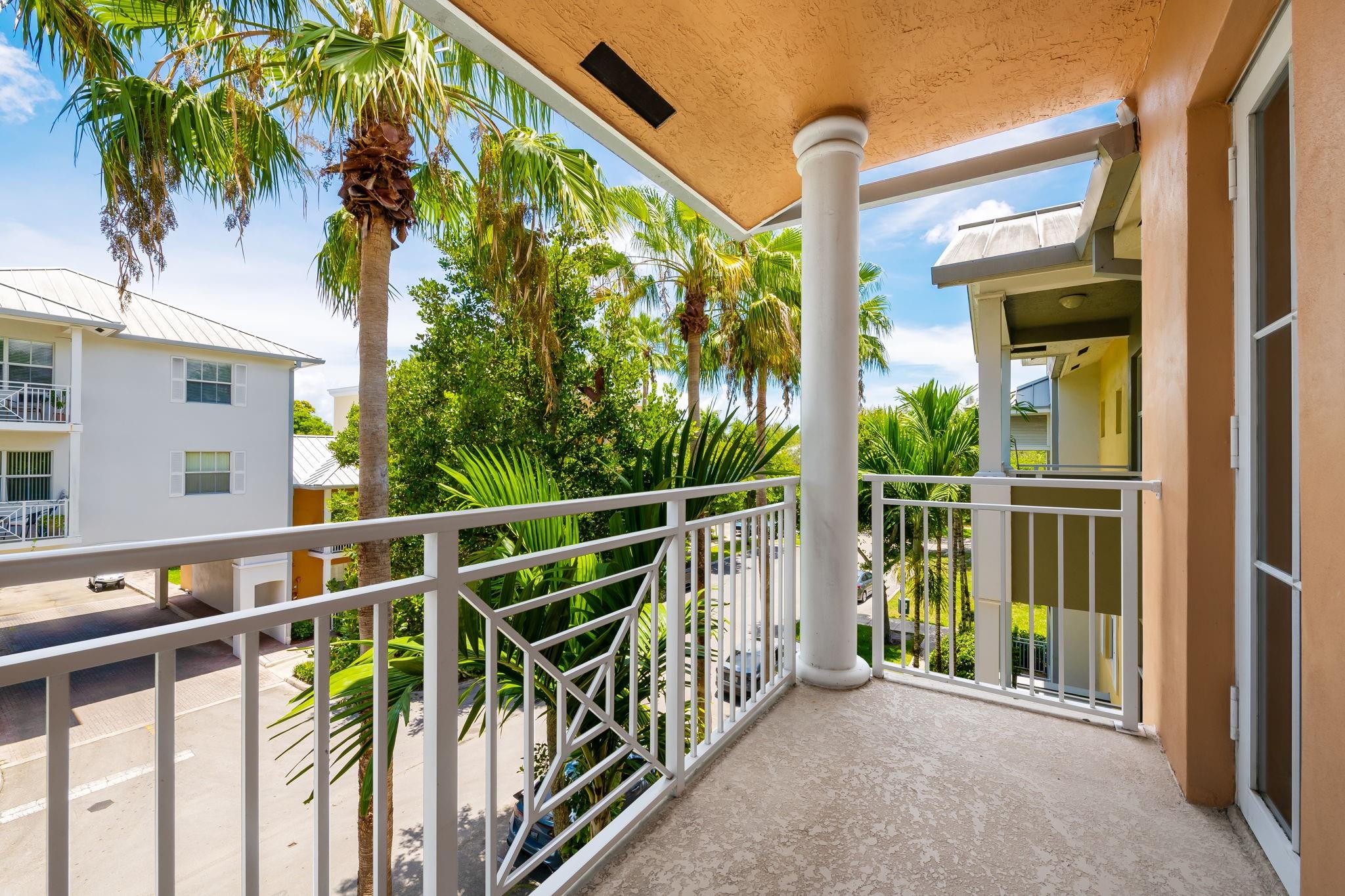 419 SW 13th Ter
