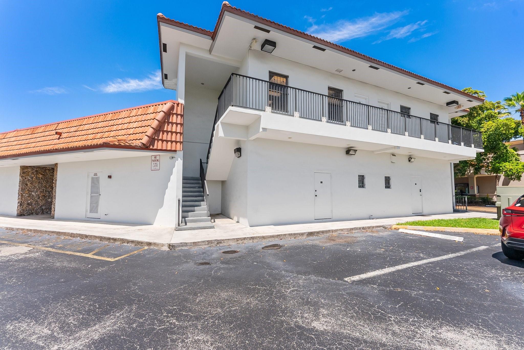 201 N University Dr 17B