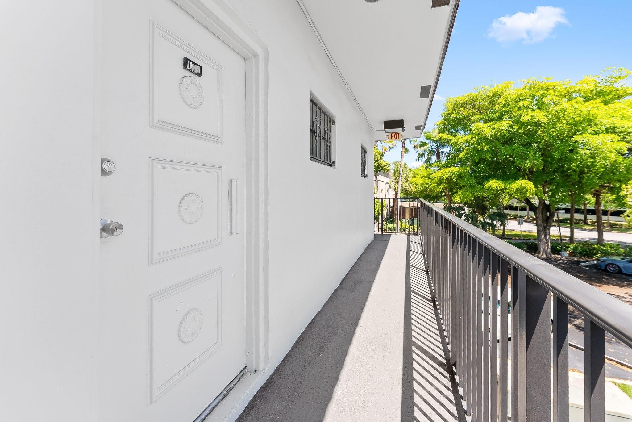 201 N University Dr 17B