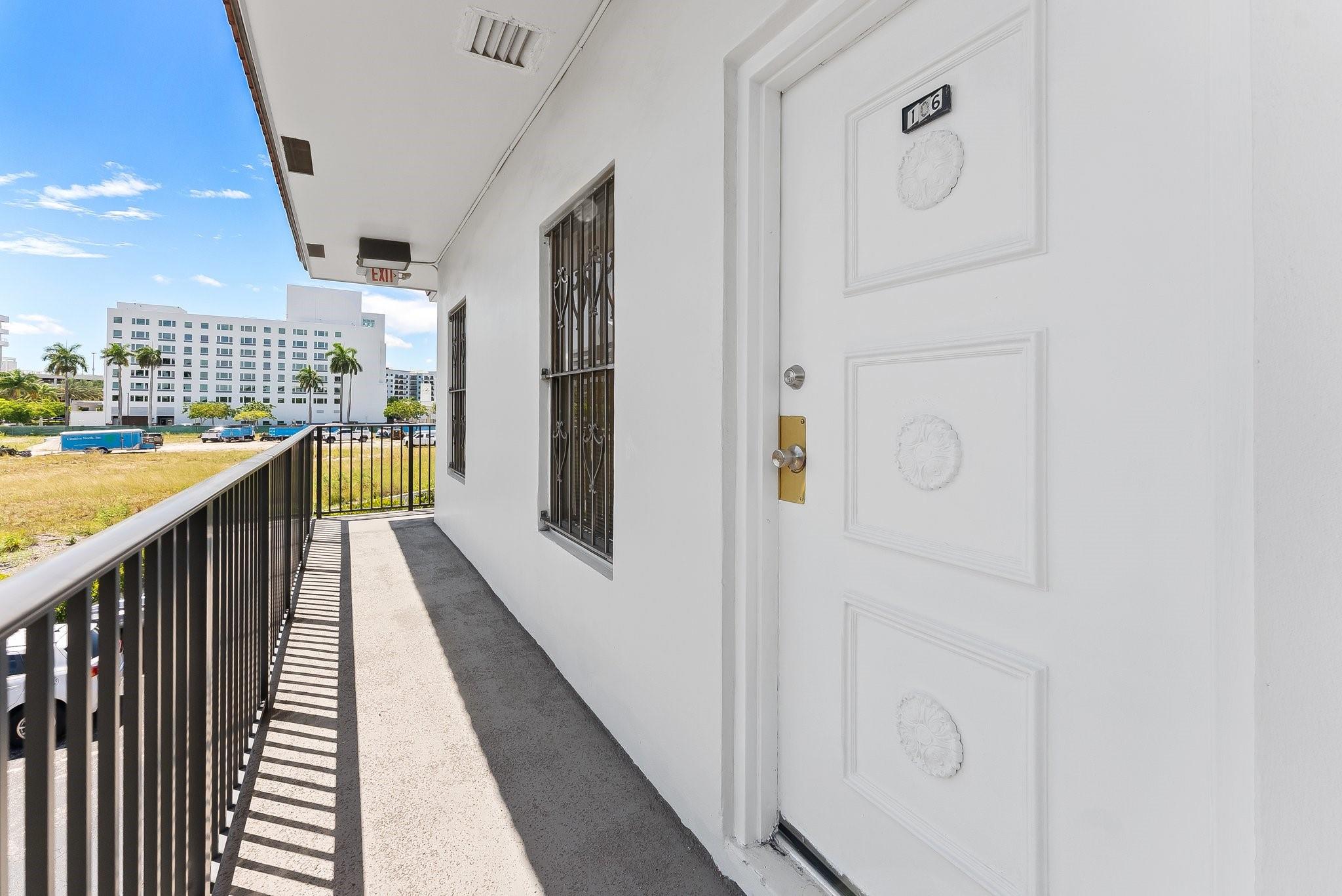 201 N University Dr 17B