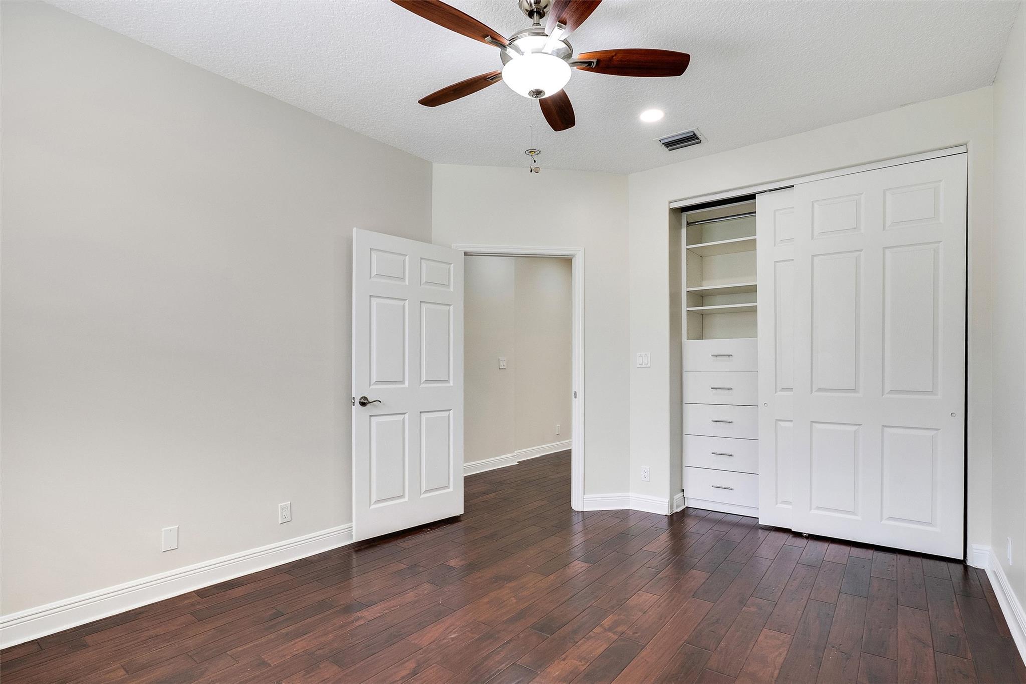 320 NE 7th Ave