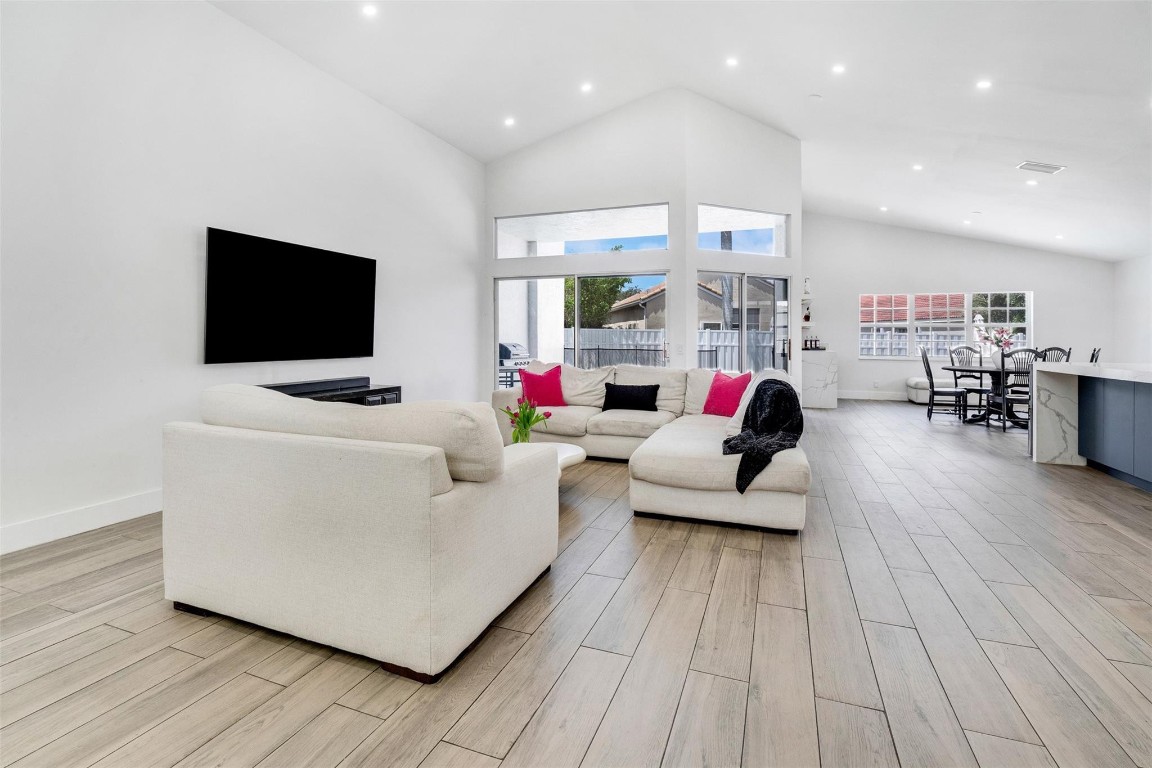 558 Slippery Rock Rd