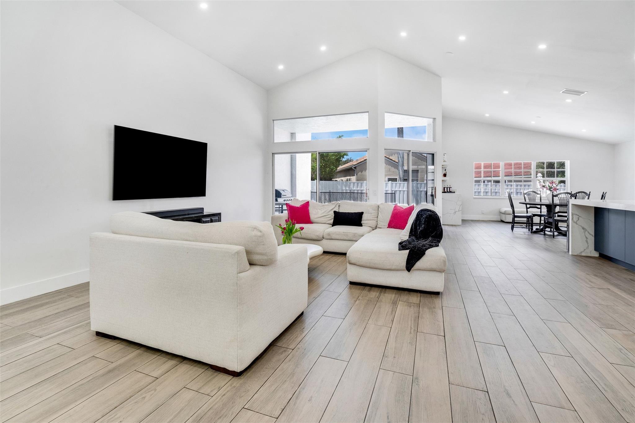 558 Slippery Rock Rd